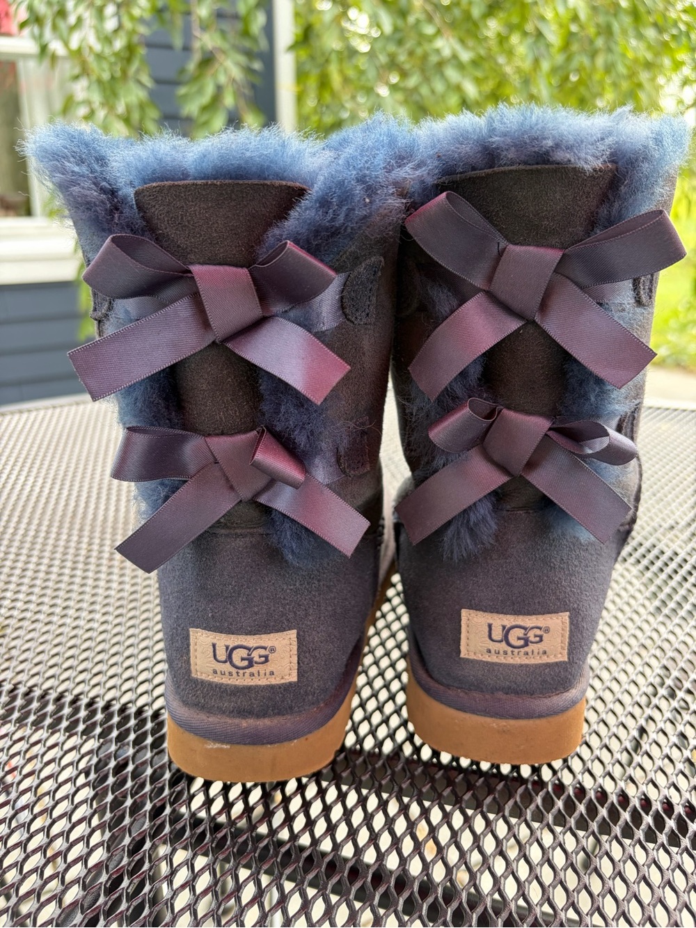 UGG Australia Bailey Bo short boot navy blue size 7